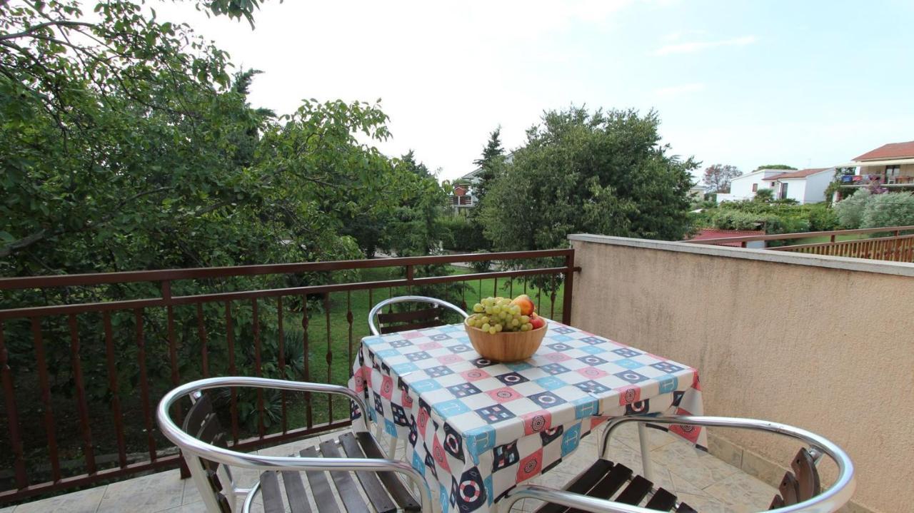 Apartments Grzetic Malinska Exterior foto