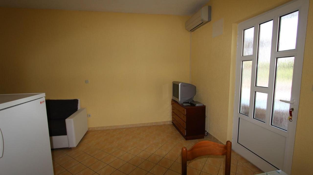 Apartments Grzetic Malinska Exterior foto
